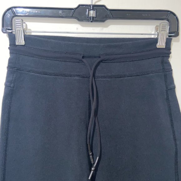 Lululemon Women's Black Shorts - Size 2 - Picture 3 of 8